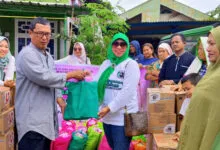 MW Forhati Sultra Salurkan Bantuan Korban Banjir di Kendari