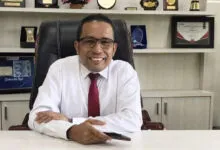 Rektor UHO Kendari, Prof. Muhammad Zamrun Firihu. Foto: Istimewa.