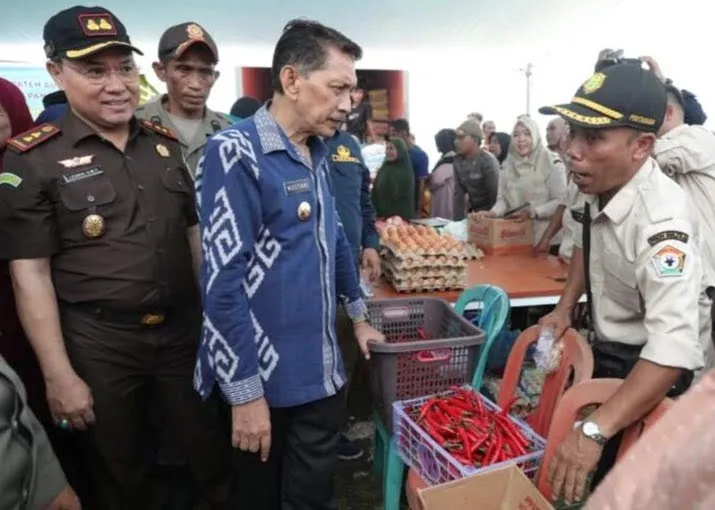 Tekan Inflasi, Pemda Buton Gandeng Dinas Ketahanan Pangan Sultra Gelar Pasar Murah