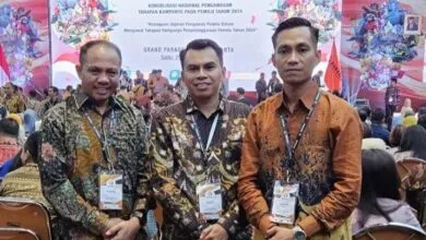 Ketua Bawaslu Mubar, Awaludin Usa (tengah). Foto: Istimewa