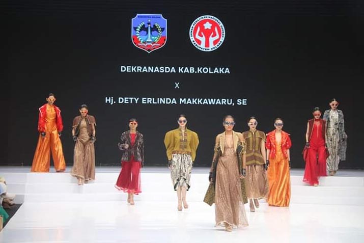 Tenun Motif Mekongga Khas Kolaka Pikat Pengunjung Indonesia Fashion Week 2024