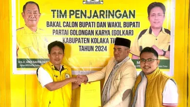 Abdu Azis Ambil Formulir Balon Bupati Koltim di Partai Golkar