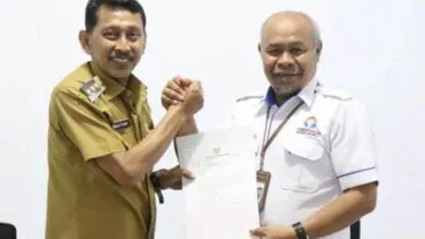Ombudsman Sultra Serahkan Hasil Penilaian Kepatuhan Tahun 2023 ke Pj Bupati Buton