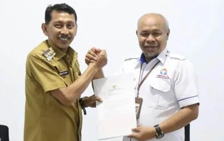 Ombudsman Sultra Serahkan Hasil Penilaian Kepatuhan Tahun 2023 ke Pj Bupati Buton