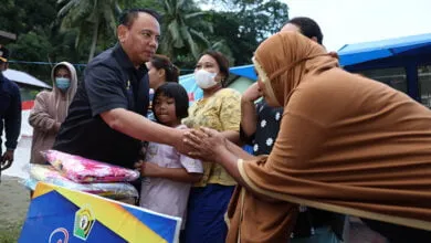 2.198 KK Terdampak Banjir di Kendari, Pj Gubernur Beri Bantuan Air Bersih hingga Vitamin
