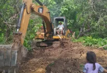 Saluran Air untuk Cegah Banjir di SMPN I Napano Kusambi Mulai Dikerja