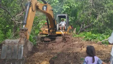 Saluran Air untuk Cegah Banjir di SMPN I Napano Kusambi Mulai Dikerja