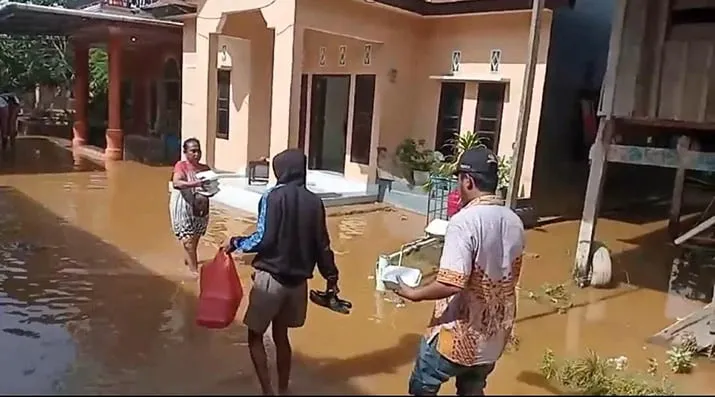 Aleg PDI-P Kendari Terpilih, Zulham Damu Bantu Korban Banjir