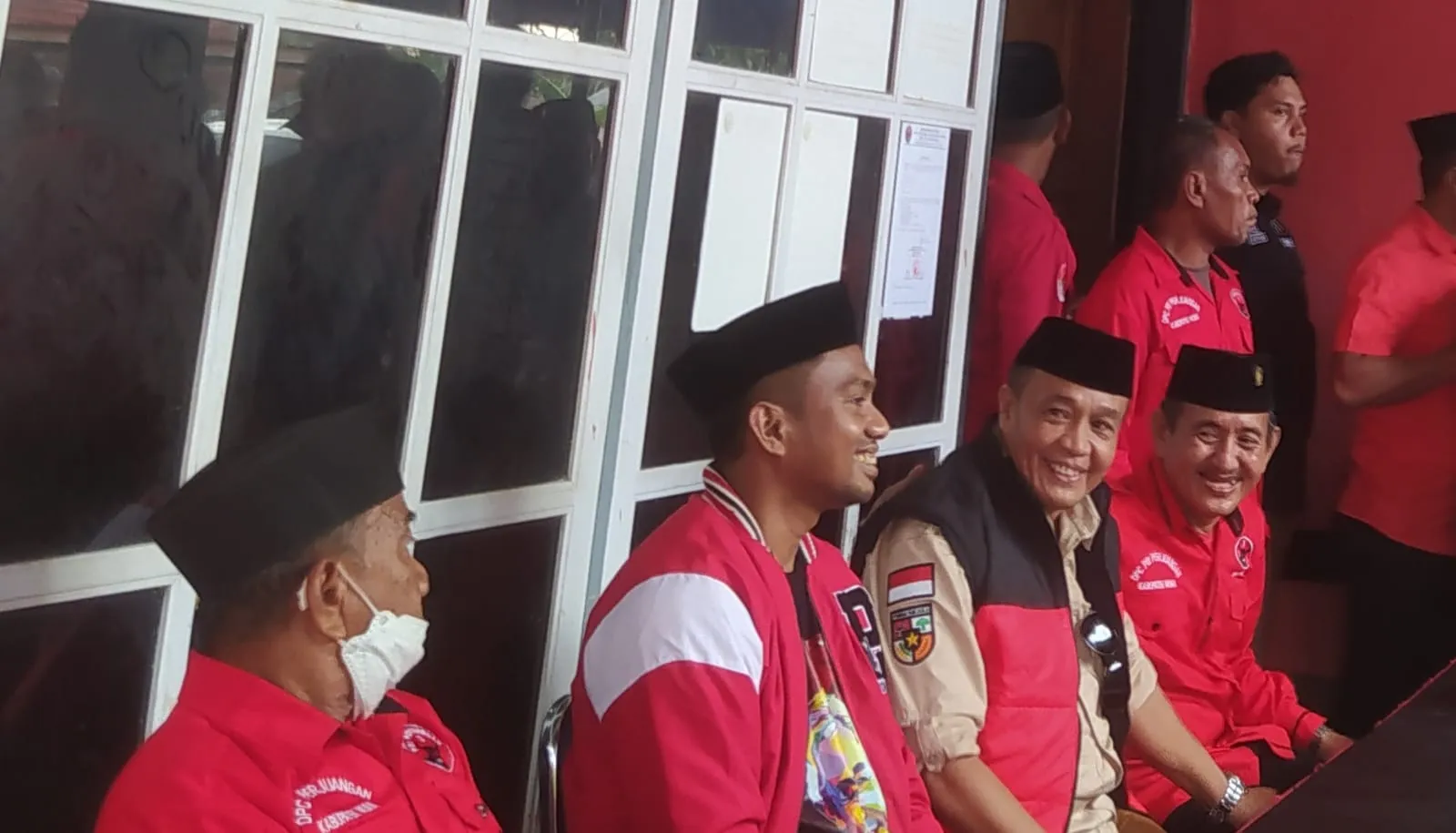 Jika Diusung, Rajiun Tumada Komitmen Bakal Bangun Kantor Baru DPC PDIP Muna