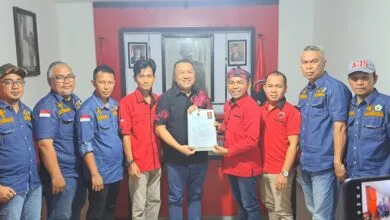 AJP Kembalikan Formulir Pendaftaran Balon Wali Kota ke DPC PDI-P Kendari