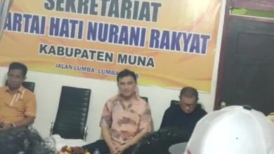 LM Ihsan Resmi Daftar Balon Bupati Muna ke Partai Hanura dan Nasdem