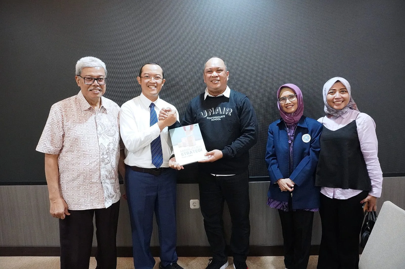 Dukung Pengelolaan UMKM di Konut, Ruksamin Utus ASN ke Universitas Airlangga
