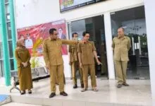 Beri Pelayanan Maksimal, Pj Wali Kota Baubau Minta Dukcapil dan PTSP Berbenah