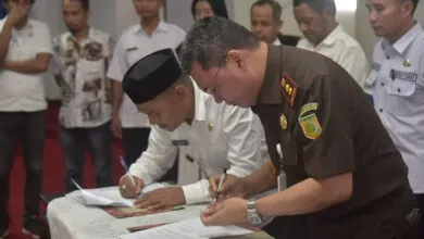 Kajari Buton dan Pemdes Teken Perjanjian Kerja Sama Pendampingan Hukum