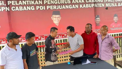 Maju di Pilkada Mubar, La Ode Muhammad Kembalikan Formulir Pendaftaran di PDIP