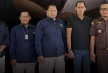 DJP Sulselbartra Serahkan Direktur PT RMI, Tersangka Pajak Pembangunan Smelter ke Kejati Sultra