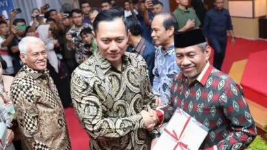 AHY Selesaikan dan Serahkan 11.819 Sertifikat Tanah di Sultra