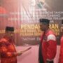 Bachrun Labuta Serahkan Formulir Pendaftaran Balon Bupati ke PDIP Muna, Jadi Pendaftar Pertama