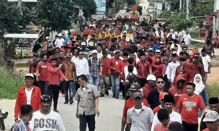 Dampingi La Ode Darwin saat Pengembalian Formulir Bakal Calon Bupati Mubar di DPC PDIP, Ketua DPD Nasdem Disorot