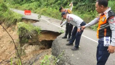 Hujan Deras, Jalan Poros Konawe–Konut di Kelurahan Meluhu Longsor