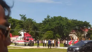 Presiden Jokowi Tiba di Raha Muna, Disambut Antusiasme Warga