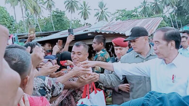 Presiden Jokowi Beli Cabai di Pasar Kambaara Mubar Satu Kilogram Rp150 Ribu