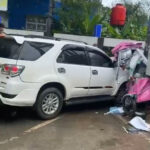 Lakalantas Terjadi di Depan RS Bahteramas, Fortuner Tabrak Stan Pedagang Kaki Lima