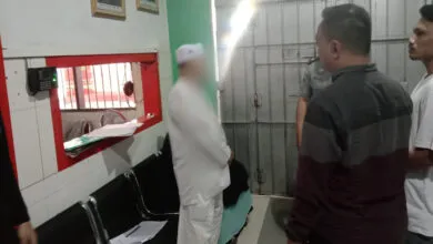 Diputus Bersalah, Prof. Berlian Divonis Satu Tahun Penjara atas Kasus Kekerasan Seksual Mahasiswa