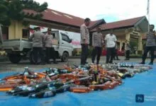 Cipta Kondisi, Polres Kolaka Musnahkan Barang Bukti Tangkapan Narkoba dan Miras