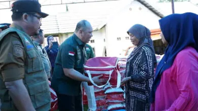 Ruksamin Salurkan Bantuan Sembako untuk Korban Banjir dan Luncurkan GPM di Tiga Kecamatan