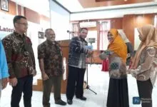 Dosen FMIPA UHO Luncurkan Buku Geologi Endapan Nikel Laterit