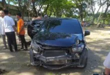 Diduga Belum Mahir Mengemudi, Seorang Bapak di Muna Tabrak Mobil Imam Masjid Seusai Salat Jumat