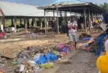 Jelang Kedatangan Presiden di Muna, Tumpukan Sampah di Pasar Laino Mulai Dibersihkan