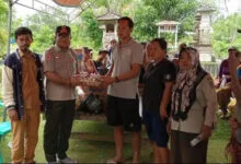 BPBD Mubar Salurkan Bantuan Korban Kebakaran yang Menewaskan IRT