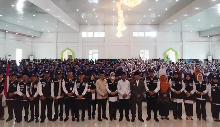 Pj Gubernur Lepas 2.114 Jemaah Calon Haji Sultra, Pesan Jaga Kesehatan dan Luruskan Niat
