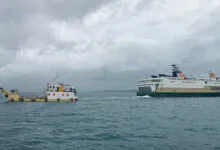 Kapal Jetliner yang Sempat Kandas di Perairan Raha Berhasil Sandar di Pelabuhan