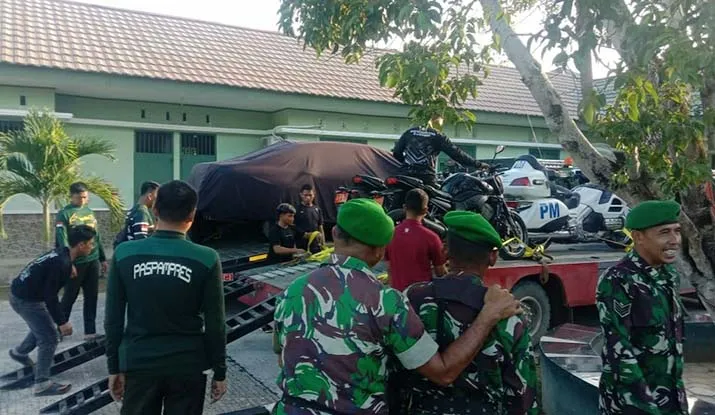 Jelang Kedatangan Jokowi di Muna, Kendaraan Pengamanan Presiden Tiba di Raha