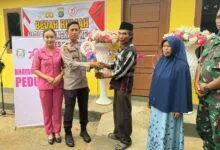 Warga Wundulako Kolaka Dapat Bantuan Bedah Rumah di Momen Hari Bhayangkara ke-78