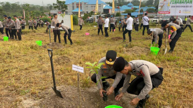 Jaga Kelestarian Lingkungan, Polda Sultra Gelar Aksi Tanam Pohon