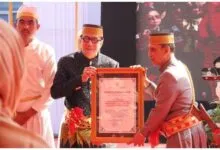 Menkumham Yasonna Terima Gelar Adat dari Kerajaan Gowa