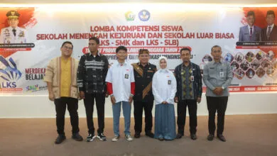 SMK se-Sultra Hadirkan Karya Seragam Putih Abu-Abu Merek A to B