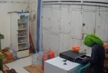 Seorang Pria di Muna Terekam CCTV Gasak Uang di Toko Sembako