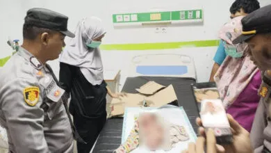 Anggota Polres Muna Temukan Bayi yang Masih Hidup di Dalam Kardus