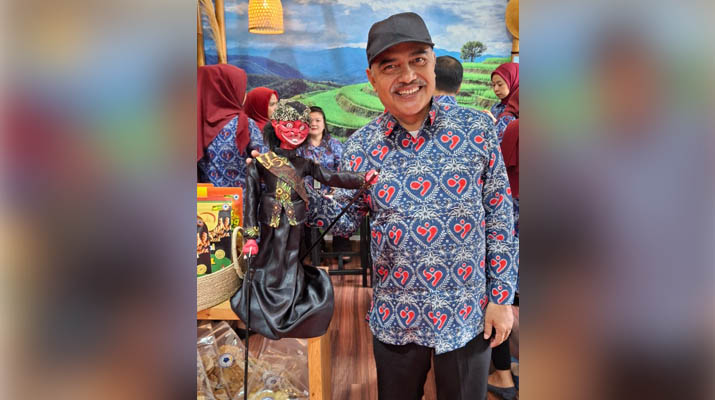 Ada Cepot di Samping Stand Pameran BKKBN Sultra Dalam Harganas ke-31 Semarang