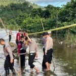 Antisipasi Kecelakaan, Polisi Pasang Patok Pembatas di Lokasi Banjir Konawe Utara