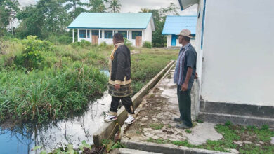 Pj Bupati Muna Barat Tinjau Langsung Sekolah yang Kerap Tergenang Banjir