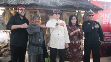 BOMA Jawa Barat Sematkan Gelar Sinatria Pinayungan ke Menkumham RI