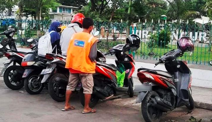 Stop! Dishub Kendari Larang Bayar Parkir Liar yang Tidak Miliki Karcis