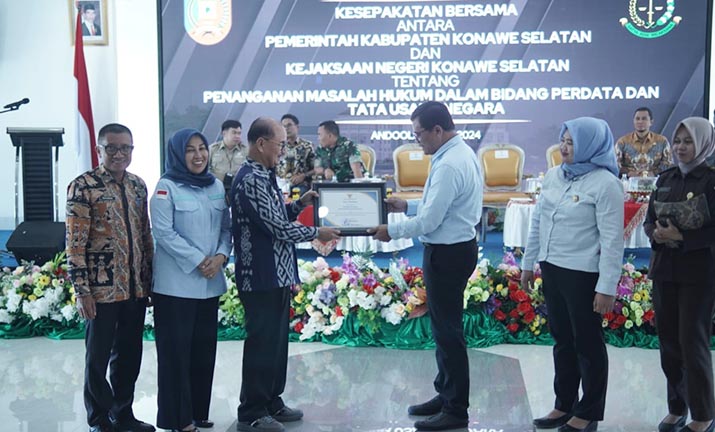 Pemda dan Kejari Konawe Selatan Teken MoU Bidang Penanganan Hukum dan Datun