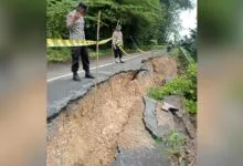 Diguyur Hujan Deras Dua Hari, Jalan Poros Maligano Muna Longsor